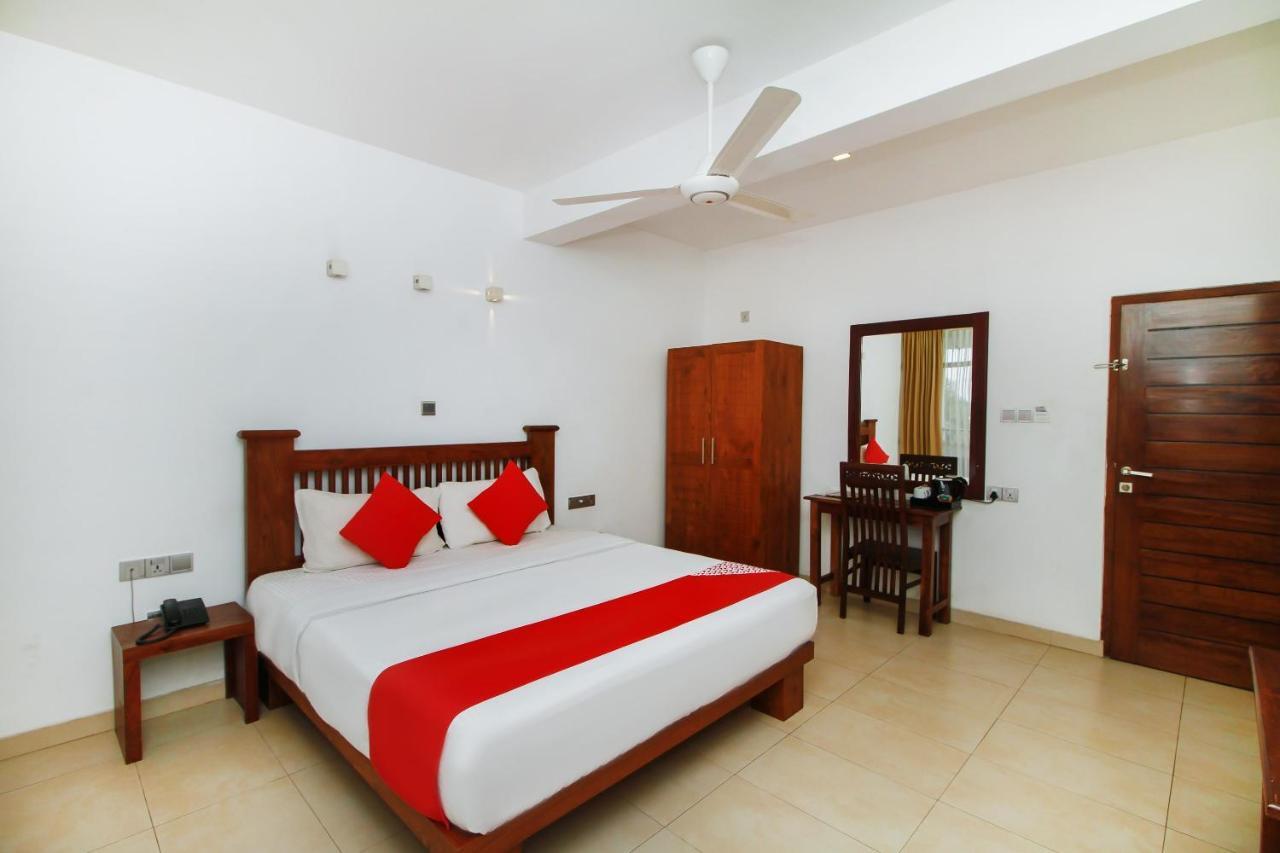 Oyo 314 Neo Holiday Home Katunayaka Zewnętrze zdjęcie
