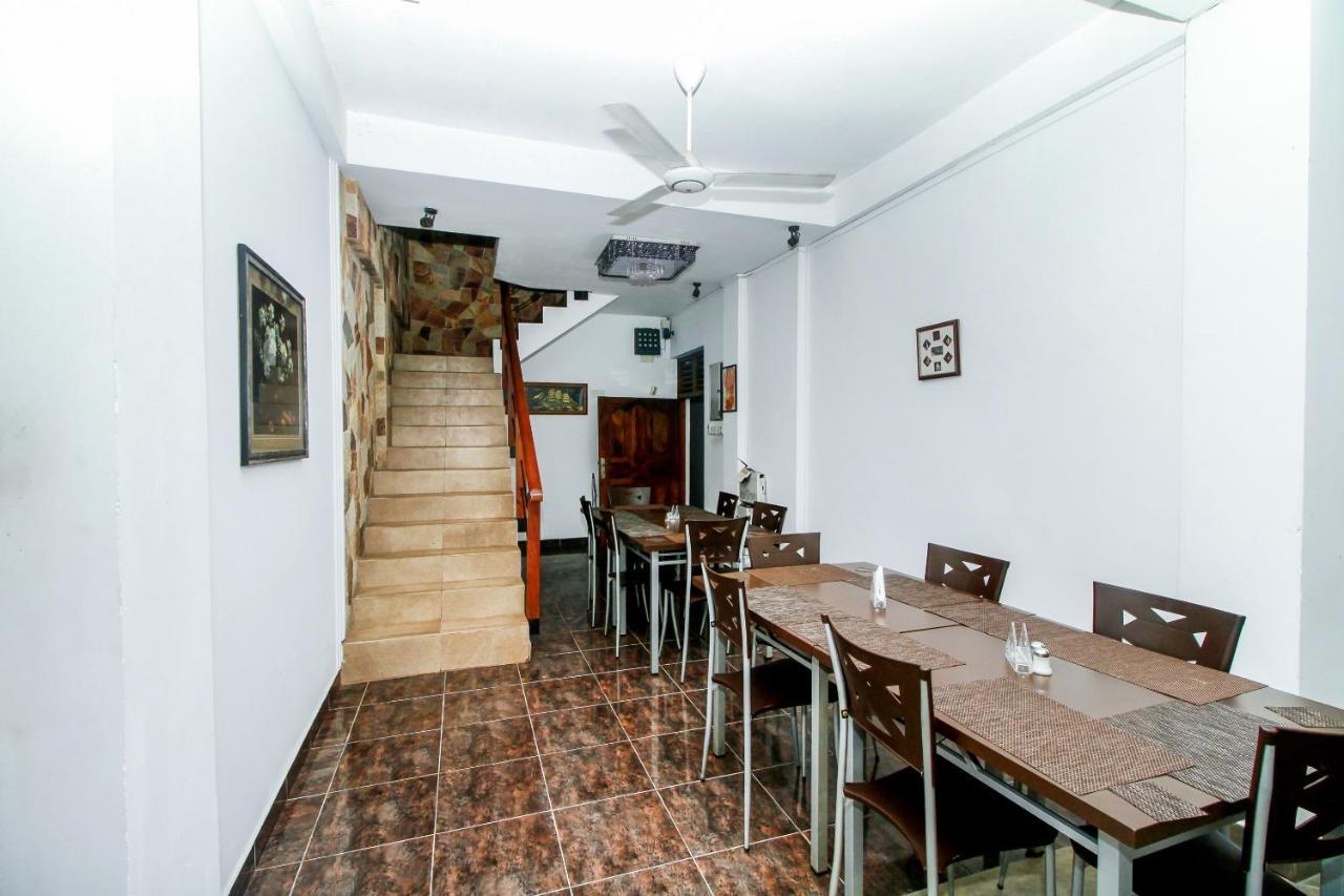 Oyo 314 Neo Holiday Home Katunayaka Zewnętrze zdjęcie
