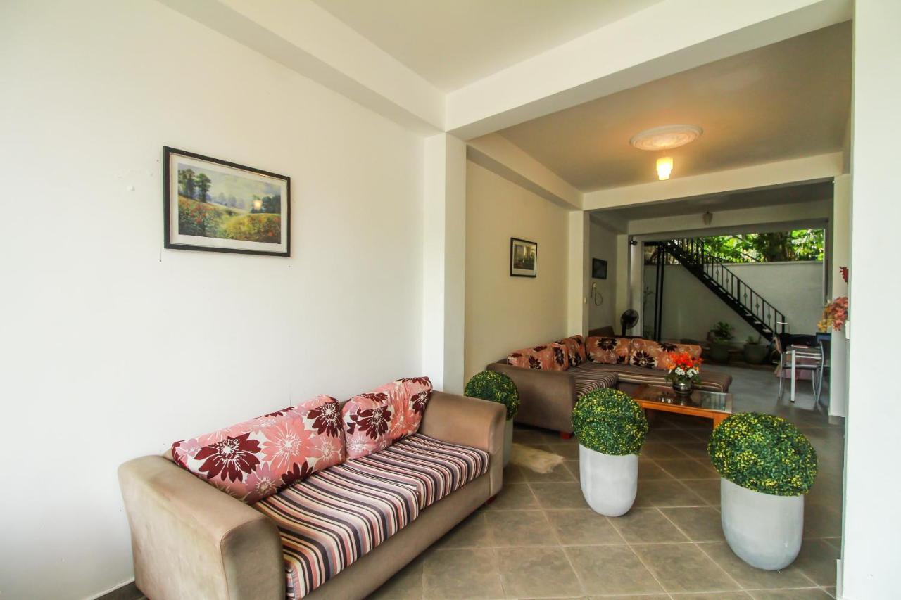 Oyo 314 Neo Holiday Home Katunayaka Zewnętrze zdjęcie